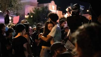 3 acusados de terrorismo en complot para provocar violencia en protestas en Las Vegas