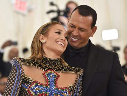 Alex Rodríguez cumplió 45 años. ¿Cómo le festejo J.Lo?