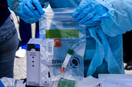 Florida en alerta por hospitales llenos por COVID-19: solicitan plasma de pacientes recuperados
