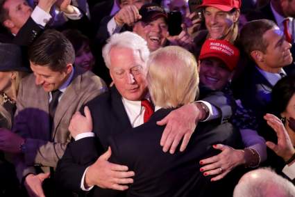 Hospitalizan de urgencias al hermano de Trump: el presidente está muy afectado