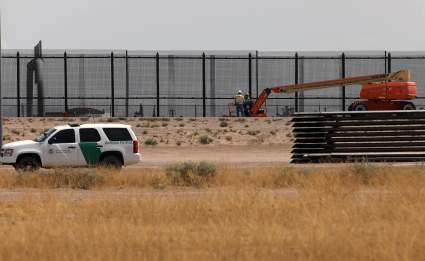 Arrestan a exfuncionario de Trump por robar fondos del muro: ¿Qué hizo Steve Bannon?