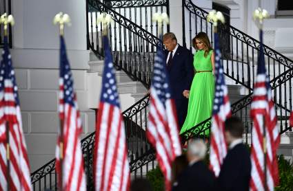 Melania Trump puso a hablar a todos con este vestido de Valentino. ¿Cuánto cuesta?