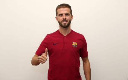 Pjanic llega a la Ciudad Condal para integrarse al Barcelona
