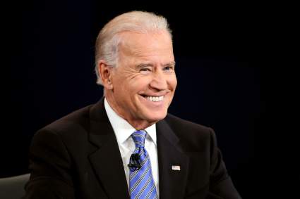 Biden propone $300 de ayuda mensual para familias: ¿quiénes podrían aplicar?