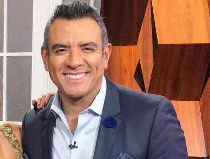 Se incendió el apartamento de Héctor Sandarti: ¿Cómo está el conductor de TV?