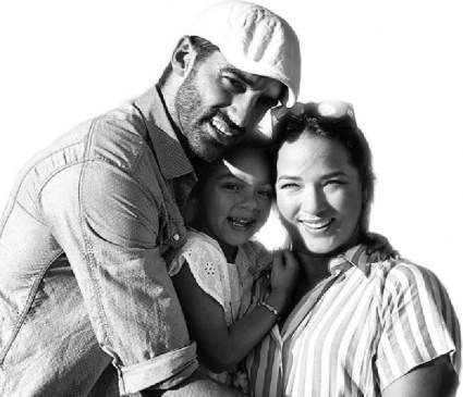 10 Fotos que muestran a Toni Costa como uno de los padres más devotos de la farándula