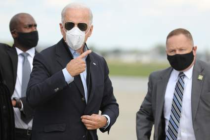 Así se burló Trump de Biden, antes de contagiarse de COVID-19, porque siempre usa máscara: [VIDEO]