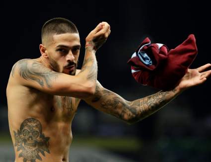 [VIDEO] El impactante golazo de Manuel Lanzini que amargó a Mourinho