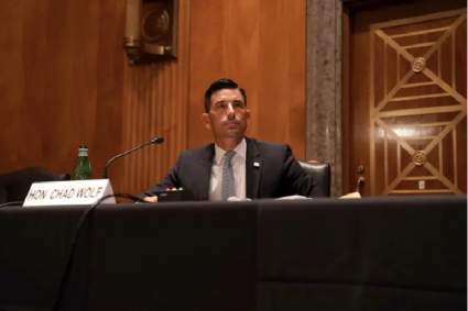 Juez federal dice que suspensión del programa DACA es inválida. ¿Qué significa?