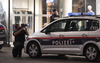 [VIDEO] Ataque terrorista en una sinagoga de Viena deja al menos un muerto: el informe