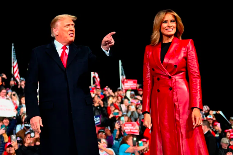 La primera dama Melania Trump junto al presidente.