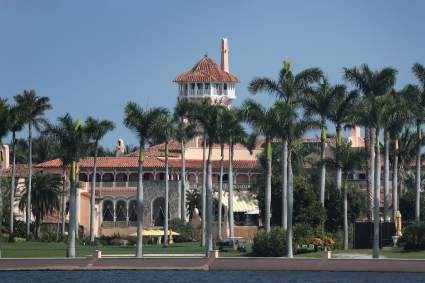 Residentes de Palm Beach buscan impedir que Trump se mude a Mar-a-Lago tras presidencia
