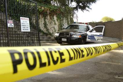 Latino de Los Ángeles mata a su madre de 65 años y a su padrastro