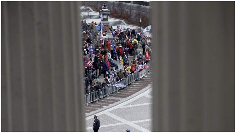 Seguidores de Trump entran al Capitolio-Imágenes Fuertes