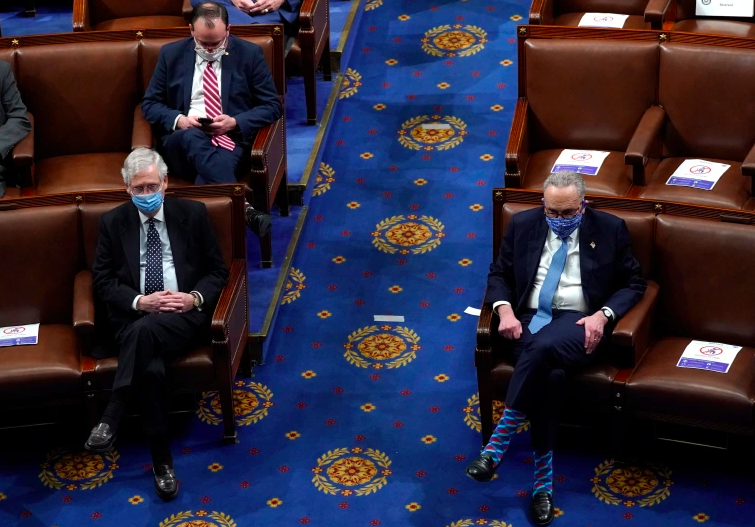Los l&iacute;deres del Senado, Mitch McConnell, izquierda, y Chuck Schumer