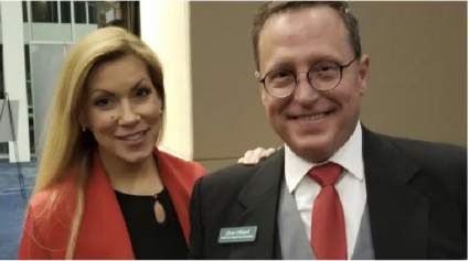 Chris Dillard: consultor republicano de Texas se suicida frente a la casa de congresista