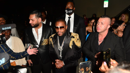 Floyd Mayweather genera polémica por fiesta ¿qué ocurrió?