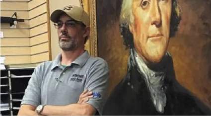 Noah Fischbach, hombre asesinado en tiroteo masivo en tienda de armas en Louisiana