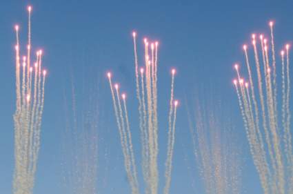 Dos muertos por explosión de fuegos artificiales en California – Videos