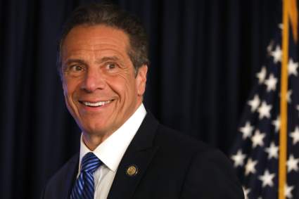 El desagradable comentario de Cuomo a exempleada: “Si fuera perro te montaría”