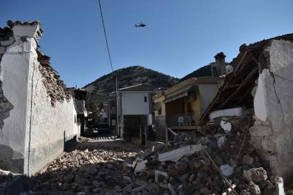 Violento sismo en Grecia provoca graves destrozos – Fotos y Videos