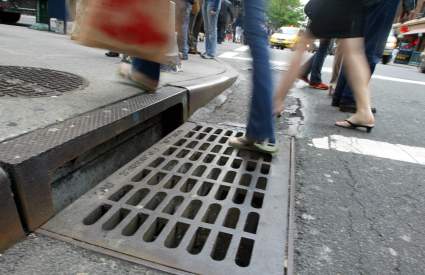 Mujer desaparecida por 20 días hallada en alcantarilla: ¿Cómo sobrevivió?