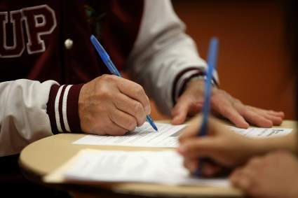Desempleo en EE.UU cayó a 6.2%: se crearon 379 mil puestos de trabajo