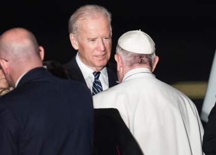 Joe Biden felicita al Papa Francisco por su exitosa visita a Irak: el comunicado