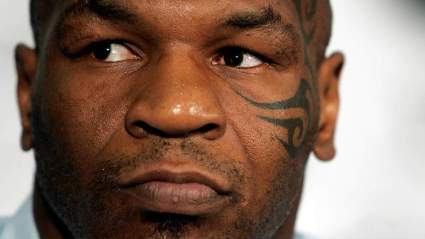 Mike Tyson confirma que sí peleará con Evander Holyfield: Video