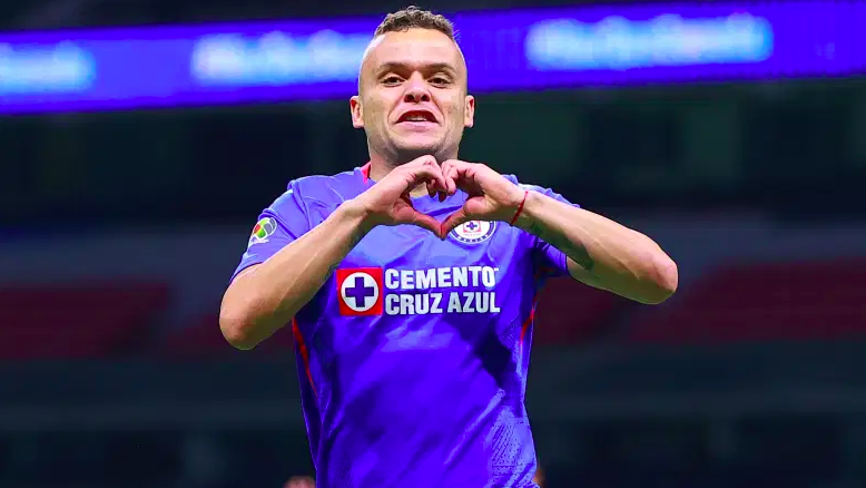 Jonathan Rodríguez de Cruz Azul.