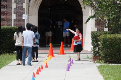 Escuela privada de Miami no empleará maestros vacunados por COVID-19: ¿Cuál?