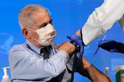 Dr. Anthony Fauci lanza advertencia sobre vacunas COVID: ¿Qué dijo?