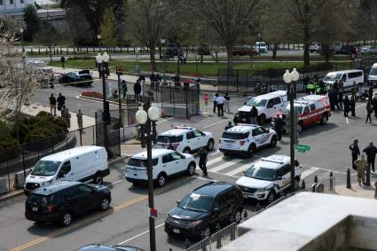 Ataque al Capitolio: Un Policía y el atacante muertos: usó cuchillo y un auto