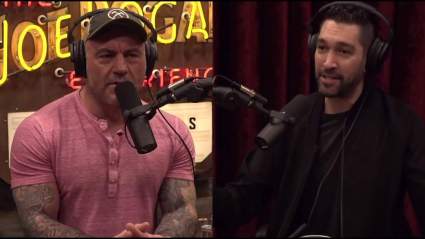 Crítican pasaportes de vacunación en show de Joe Rogan: ¿Exigirán uno?