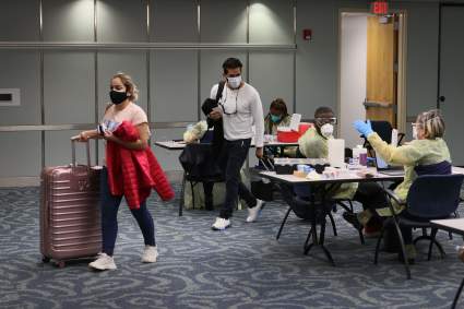 Aeropuerto de Miami ofrece vacunas contra el COVID-19: ¿Para quiénes?