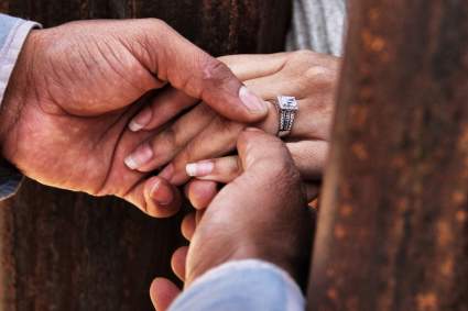 Hombre con Alzheimer vuelve a enamorarse de su esposa y se casan: Peter Marshall