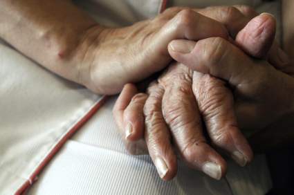 FDA aprueba primer medicina que ataca proceso de Alzheimer: ¿Qué es Aduhelm?