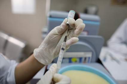 Nueva York exigirá al personal sanitario vacunarse contra COVID: ¿Desde cuándo?