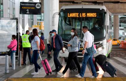 Nueva variante COVID amenaza a Estados Unidos: ¿De dónde viene?