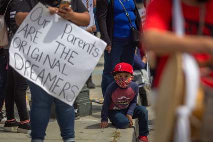 ¿Indocumentados pueden solicitar el alivio tributario de $3,600 y $3000 por cada hijo?