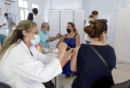 ¿Vacunados COVID con Johnson necesitarán ponerse dosis de refuerzo?