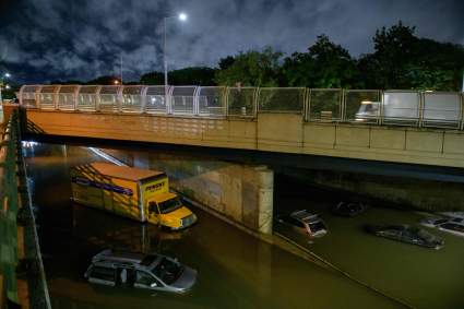 Nueva York: Más imágenes escalofriantes de las inundaciones – Videos