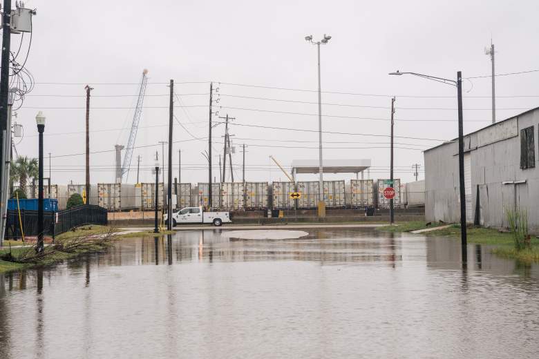 Se muestra una calle inundada después de que la tormenta tropical Nicholas se moviera por el área el 14 de septiembre de 2021 en Galveston, Texas.