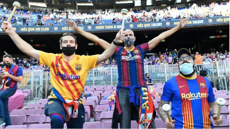 Aficionados del FC Barcelona en el Camp Nou