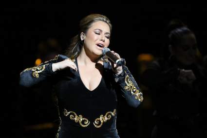 VIDEO: Chiquis Rivera enciende las redes con sesión de fotos
