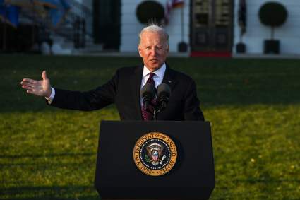 Joe Biden firmó una histórica ley de infraestructura: ¿De cuántos billones?