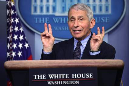 Fauci lanza advertencia para fiestas de Fin de Año: ¿Qué recomendación dio?