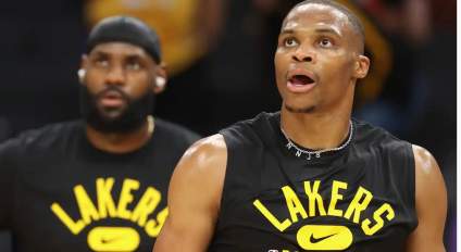 VIDEO: LeBron James ‘cambia’ a estelar jugador de manera graciosa