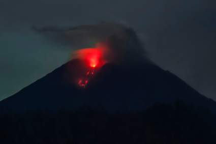 Indonesia: Erupción del volcán Semeru deja decenas de muertos y desaparecidos – Videos