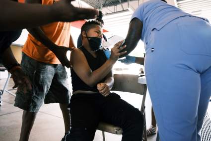Advertencia de los CDC sobre la vacuna de refuerzo COVID para niños mayores de 16